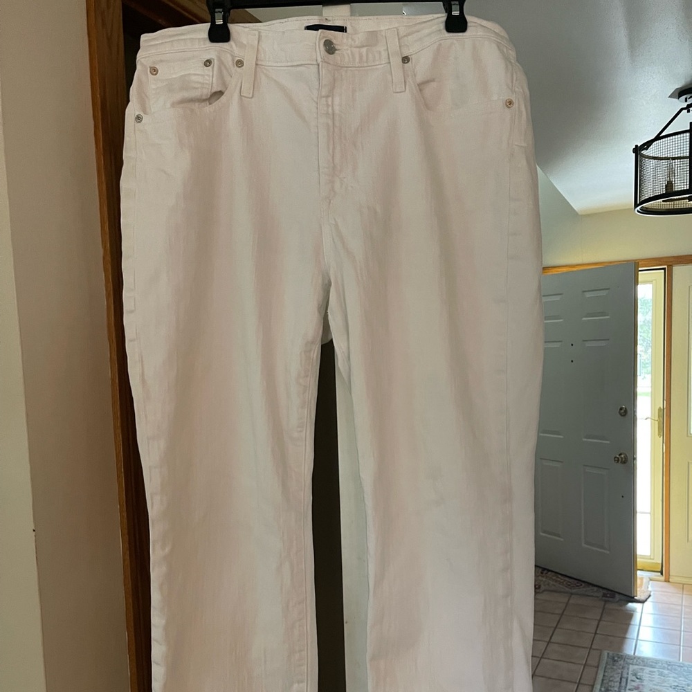 J.CREW WHITE JEANS!  Size 32 “QUALITY is everything”